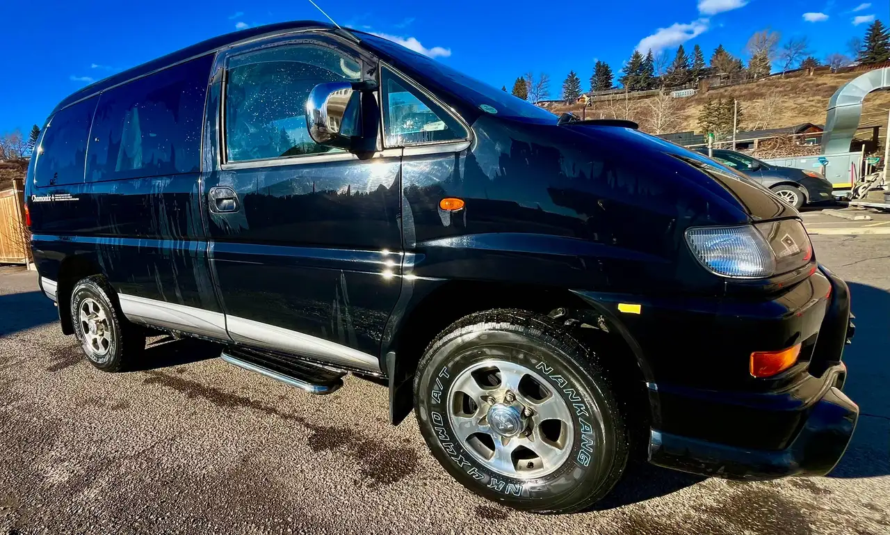 Mitsubishi Delica снимка Mitsubishi Delica