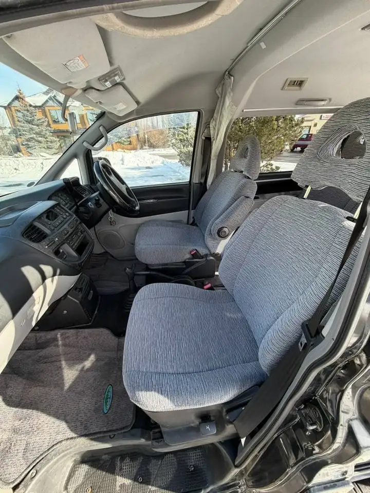 Mitsubishi Delica снимка Mitsubishi Delica