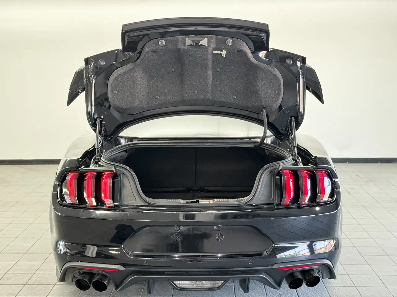 Ford Mustang снимка Ford Mustang