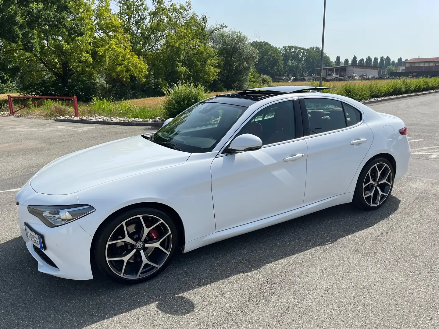 Alfa Romeo Giulia Giulia 2016 2.2 t Lusso 190cv auto Bianco - 2