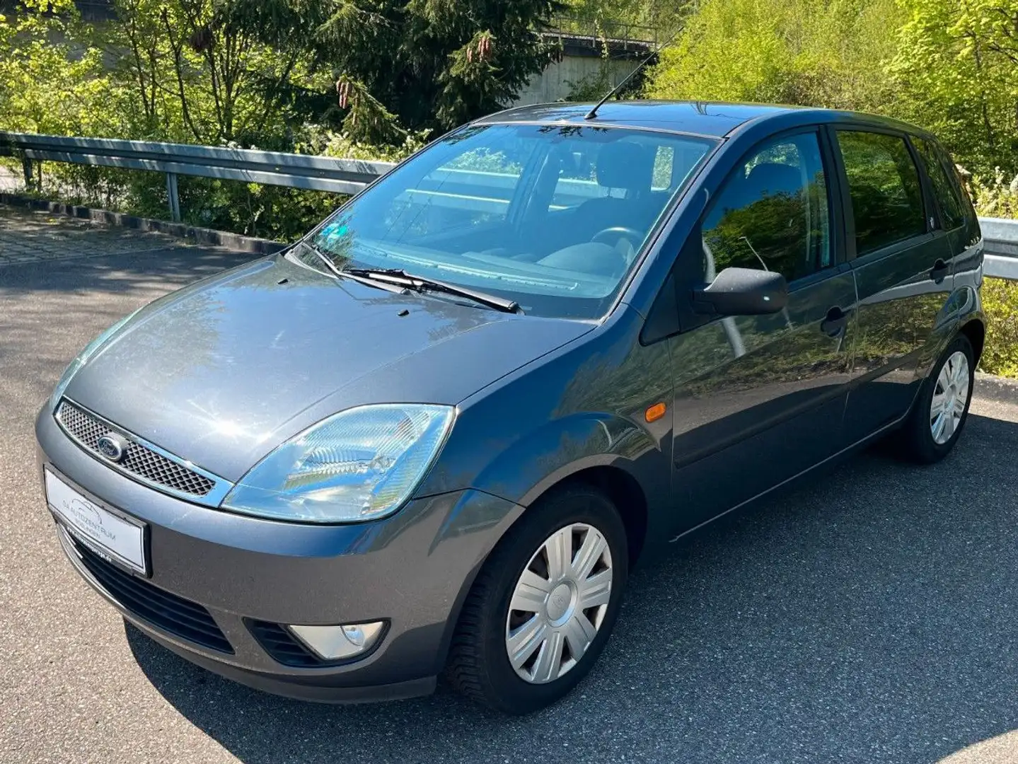 Ford Fiesta Ghia 2.HAND/KLIMA/ELEKTR.FENSTER/TÜV Grau - 1
