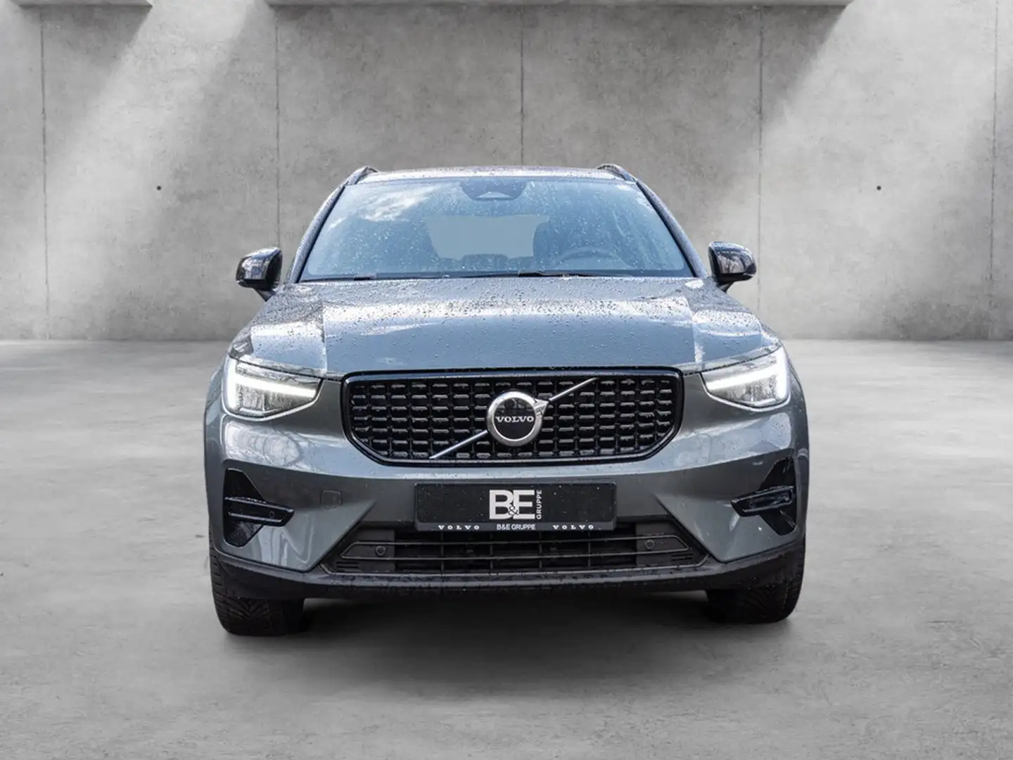 Volvo XC40 B3 Plus Dark *Ganzjahresreifen* Grün - 2