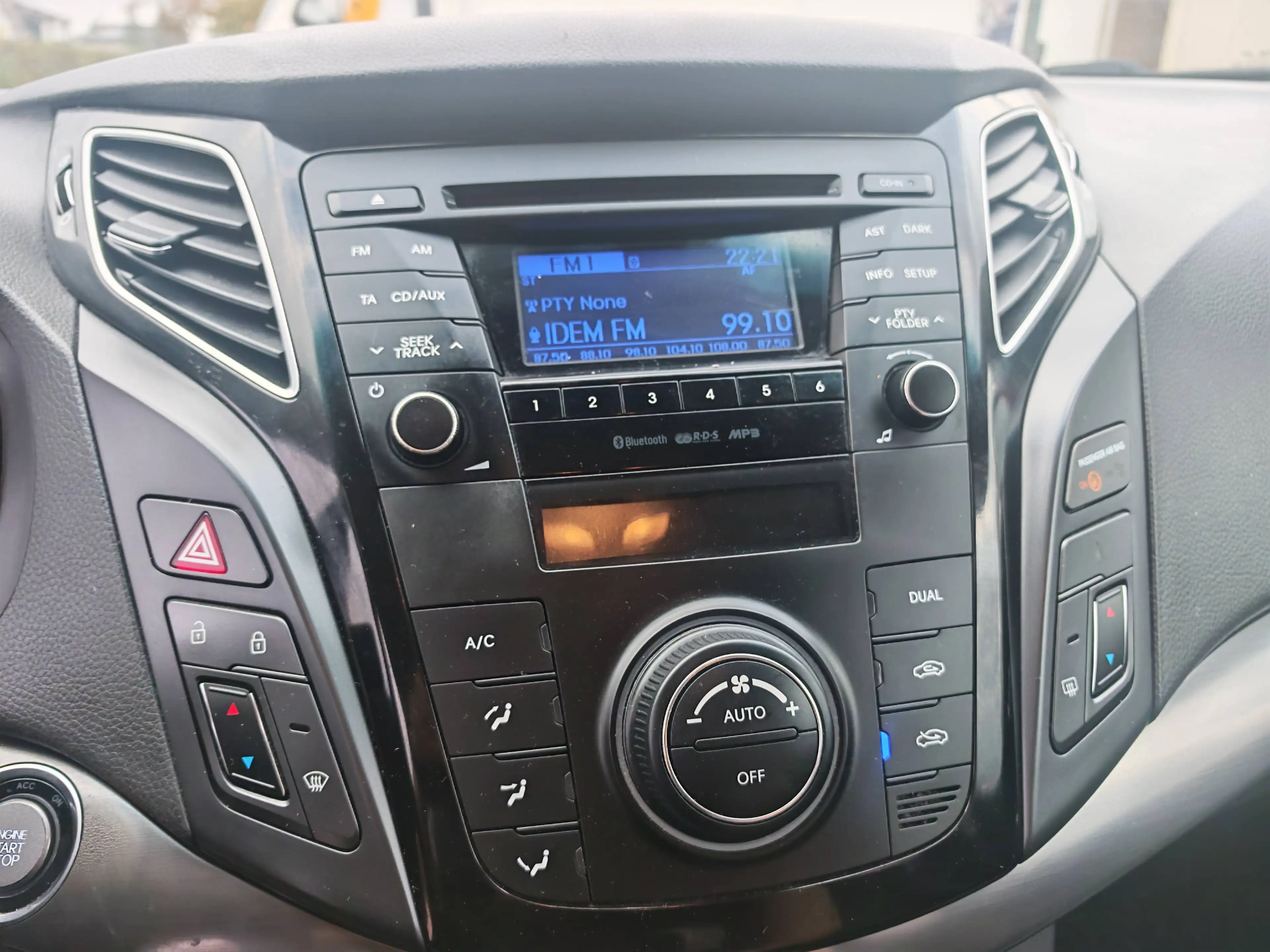 Hyundai i40 blue Style — photo 11