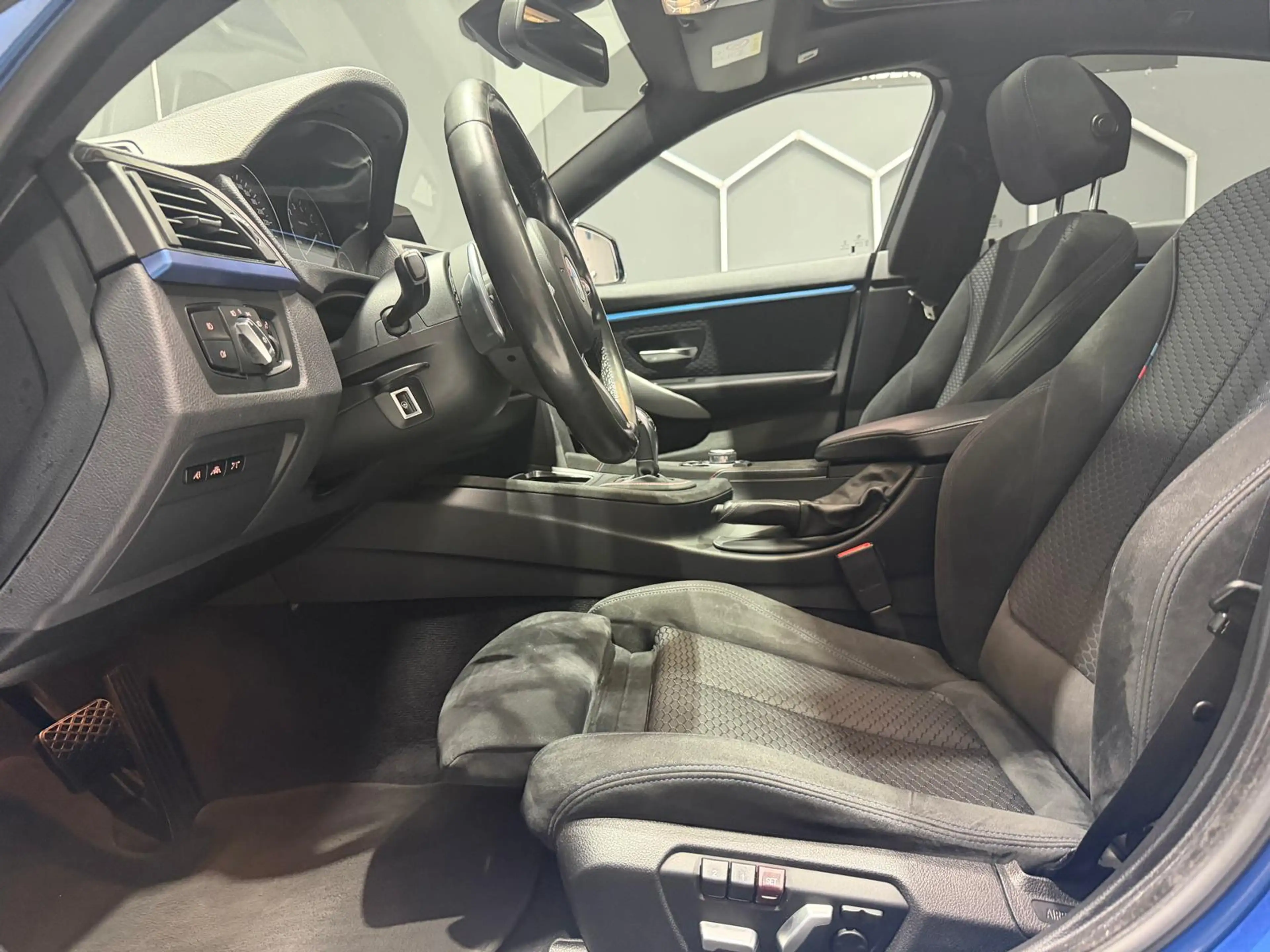 BMW 440 440 i xDrive M Sport — photo 14
