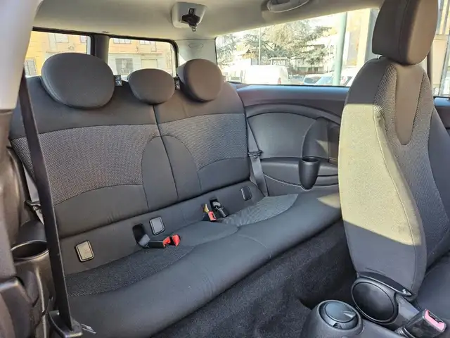 Mini Cooper Cooper view 11