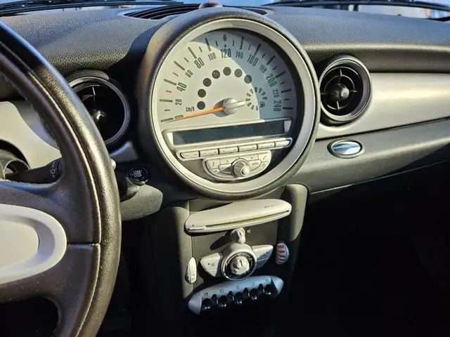 Mini Cooper Cooper view 12