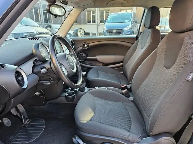Mini Cooper Cooper view 7