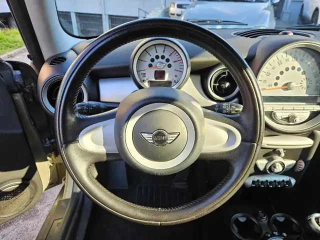 Mini Cooper Cooper view 13