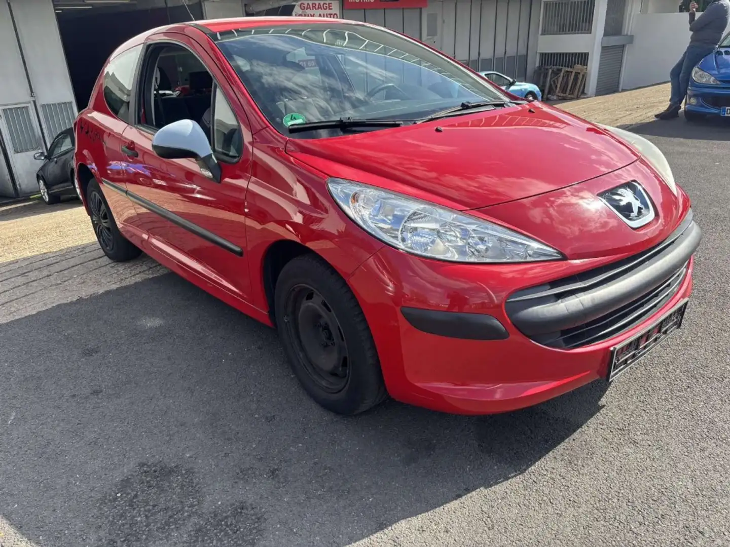 Peugeot 207 1.4 16V 90 FILOU Rot - 1