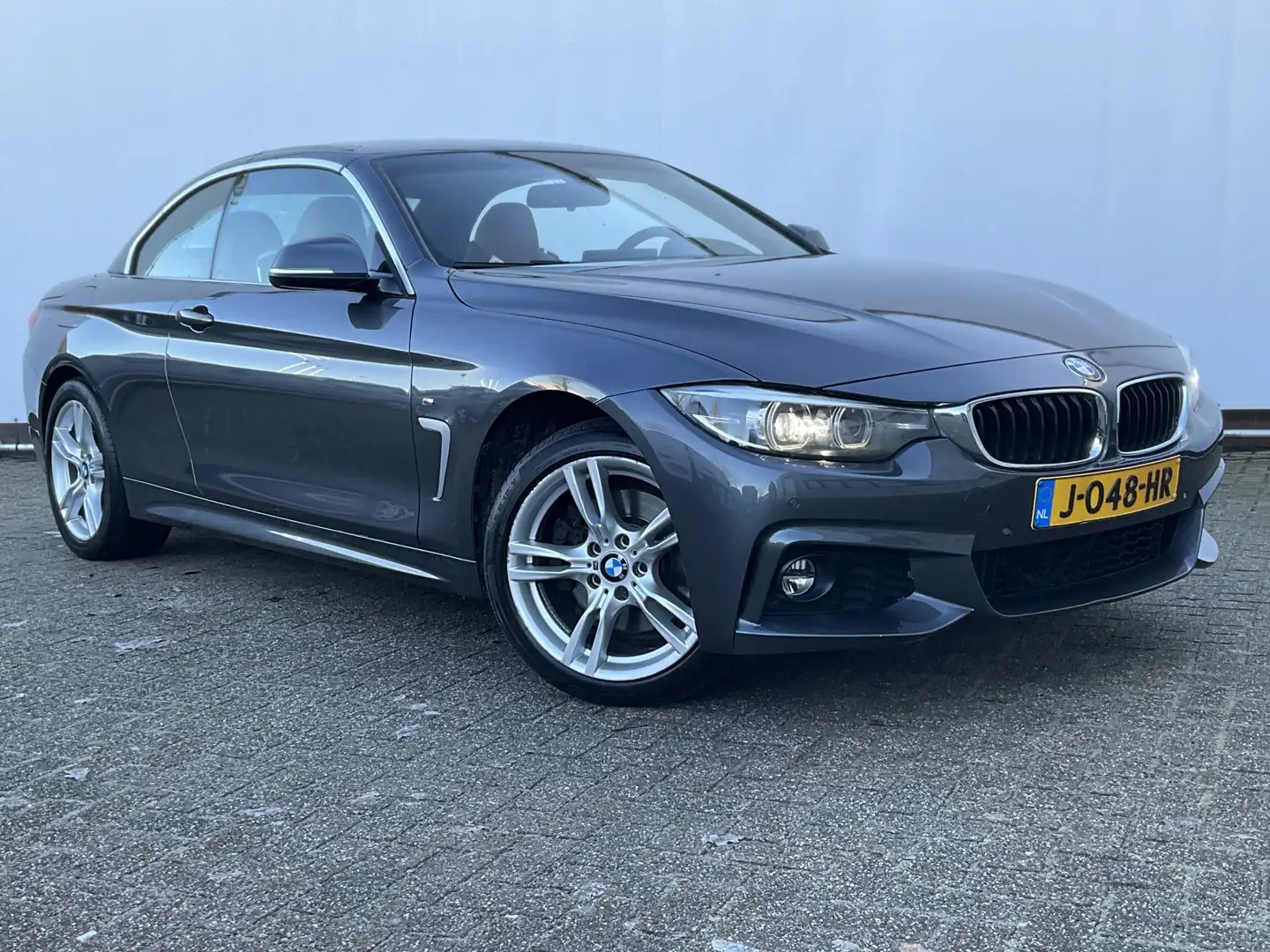 BMW 430 4-serie Cabrio 430i 252pk xDrive M-Sport Leer+Spor Grijs - 2