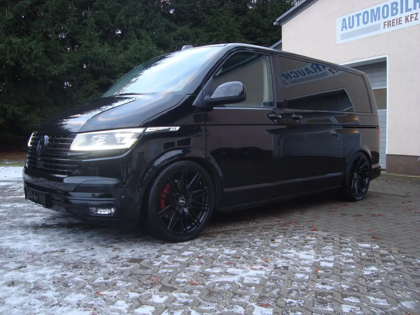 Volkswagen T6 Multivan Generation Six Schwarz - 1