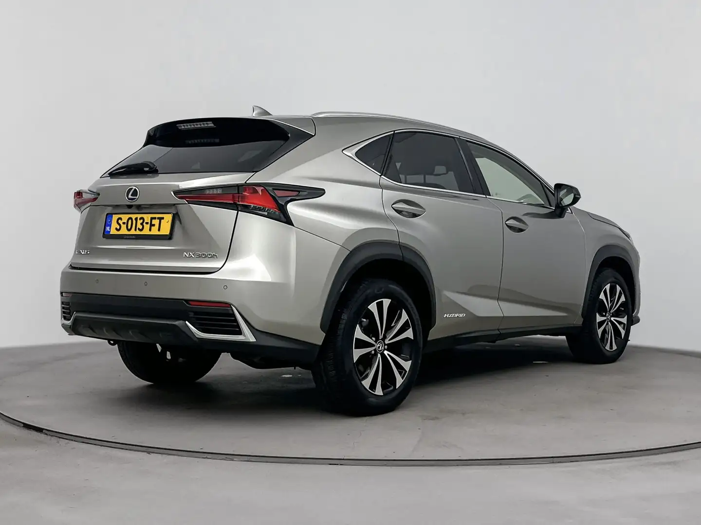 Lexus NX 300h AWD Ultimate Edition Limited | Stoelverwarming | T Grijs - 2