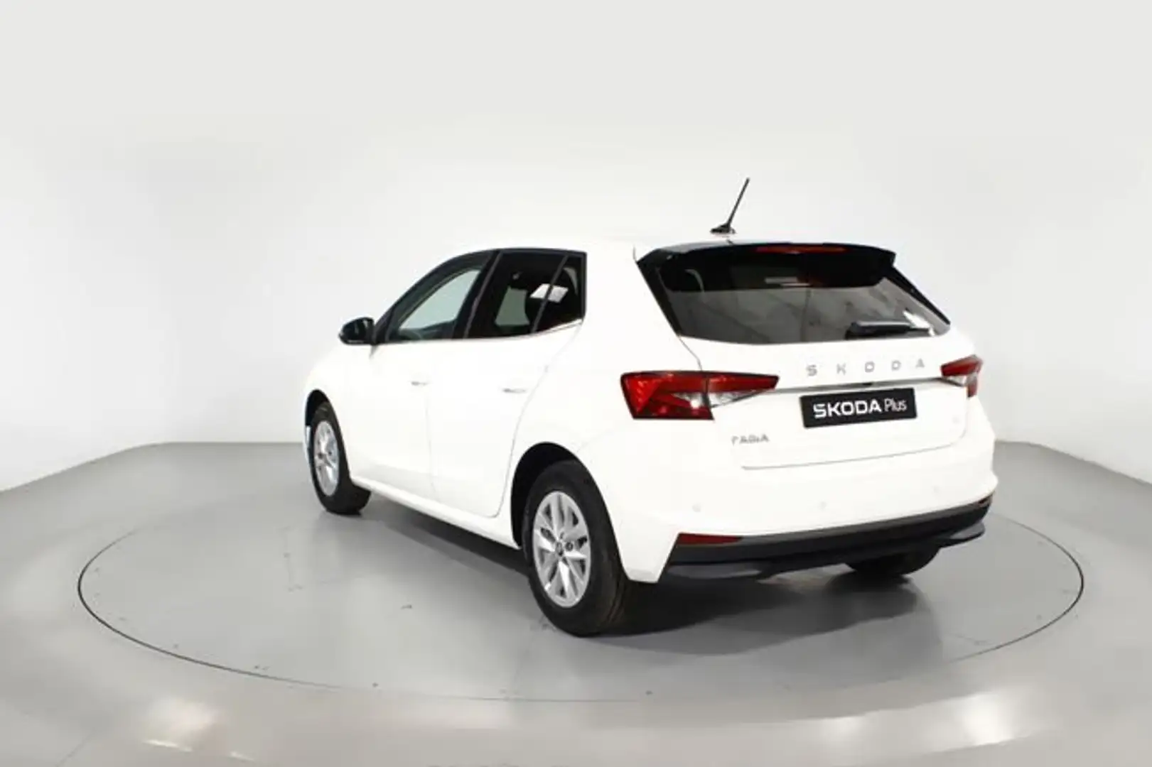 Skoda Fabia 1.0 MPI Selection 59kW Blanco - 2