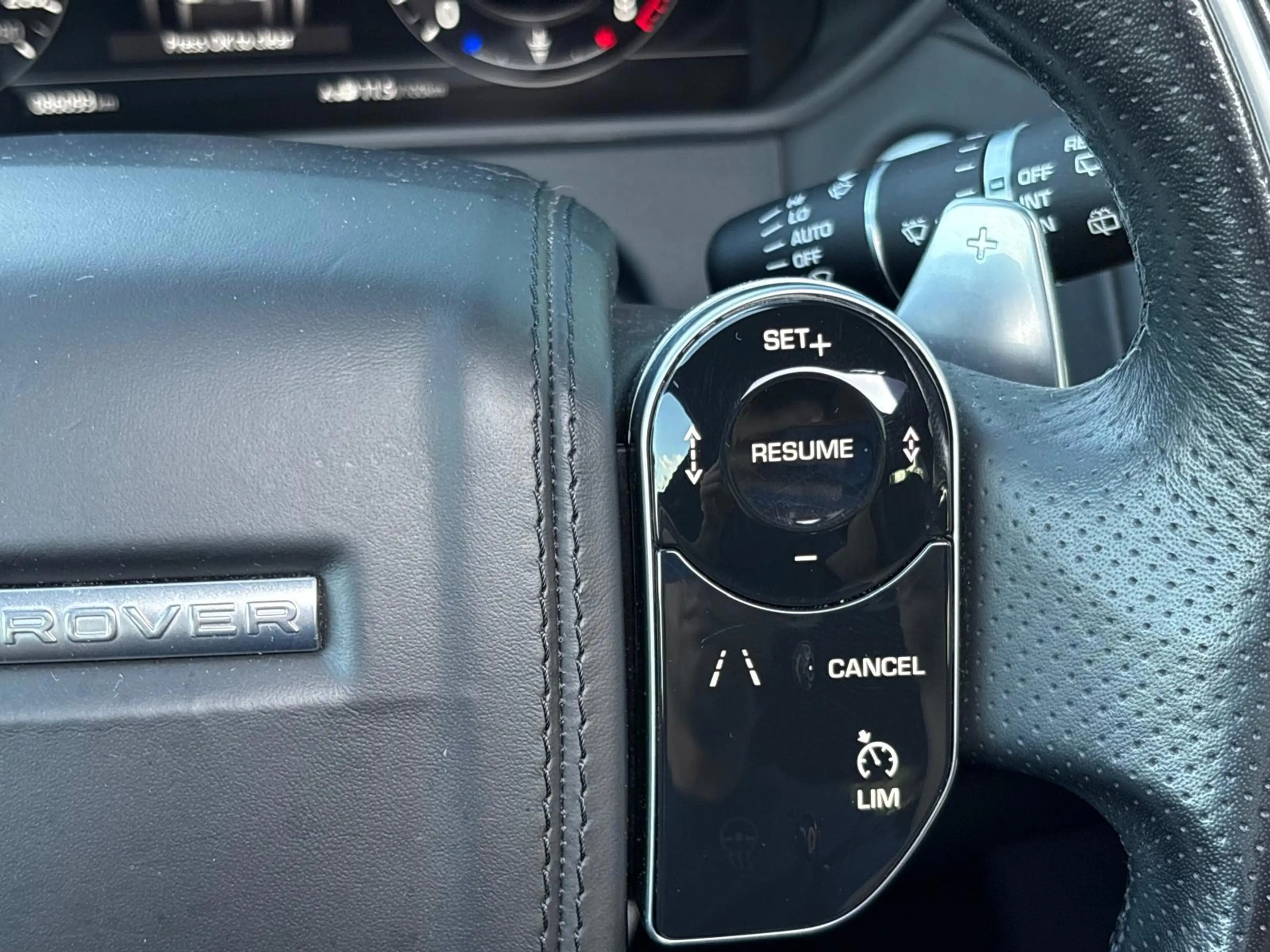Land Rover Range Rover Velar 3.0 V6 SC AWD R-Dynamic HSE 381pk Panoramadak / 22 — photo 15