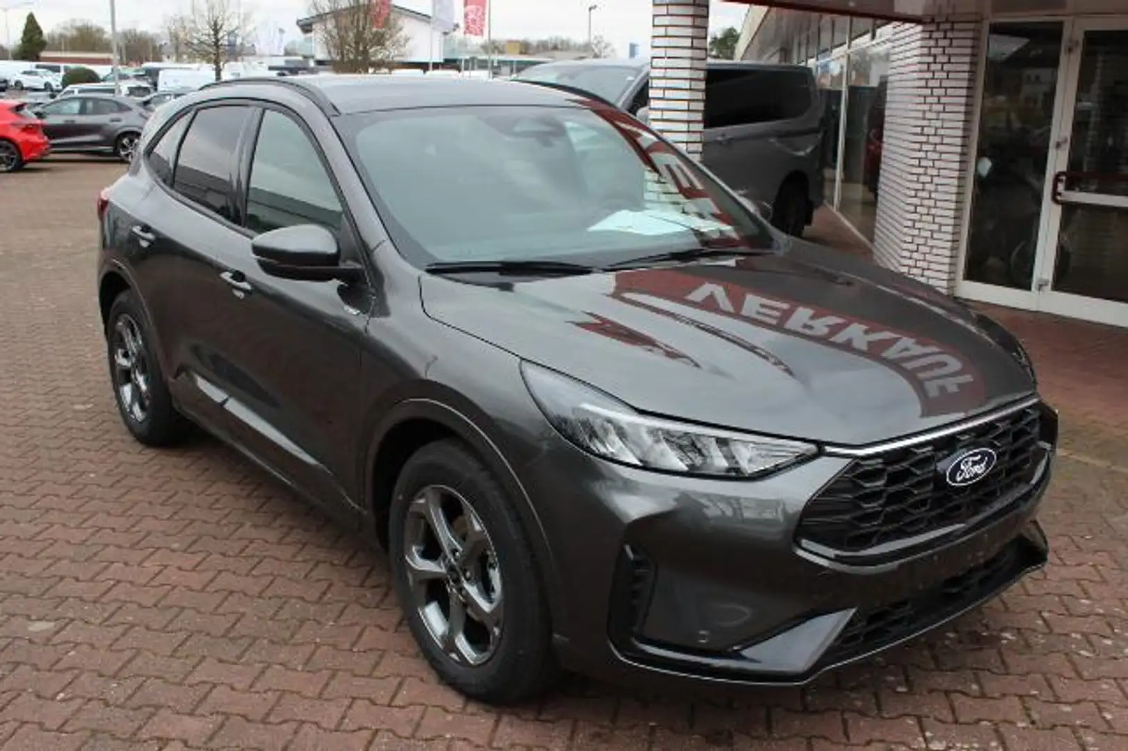 Ford Kuga ST Line 1,5 i Automatik Winterpaket + FGS 5 J. + S Grau - 2