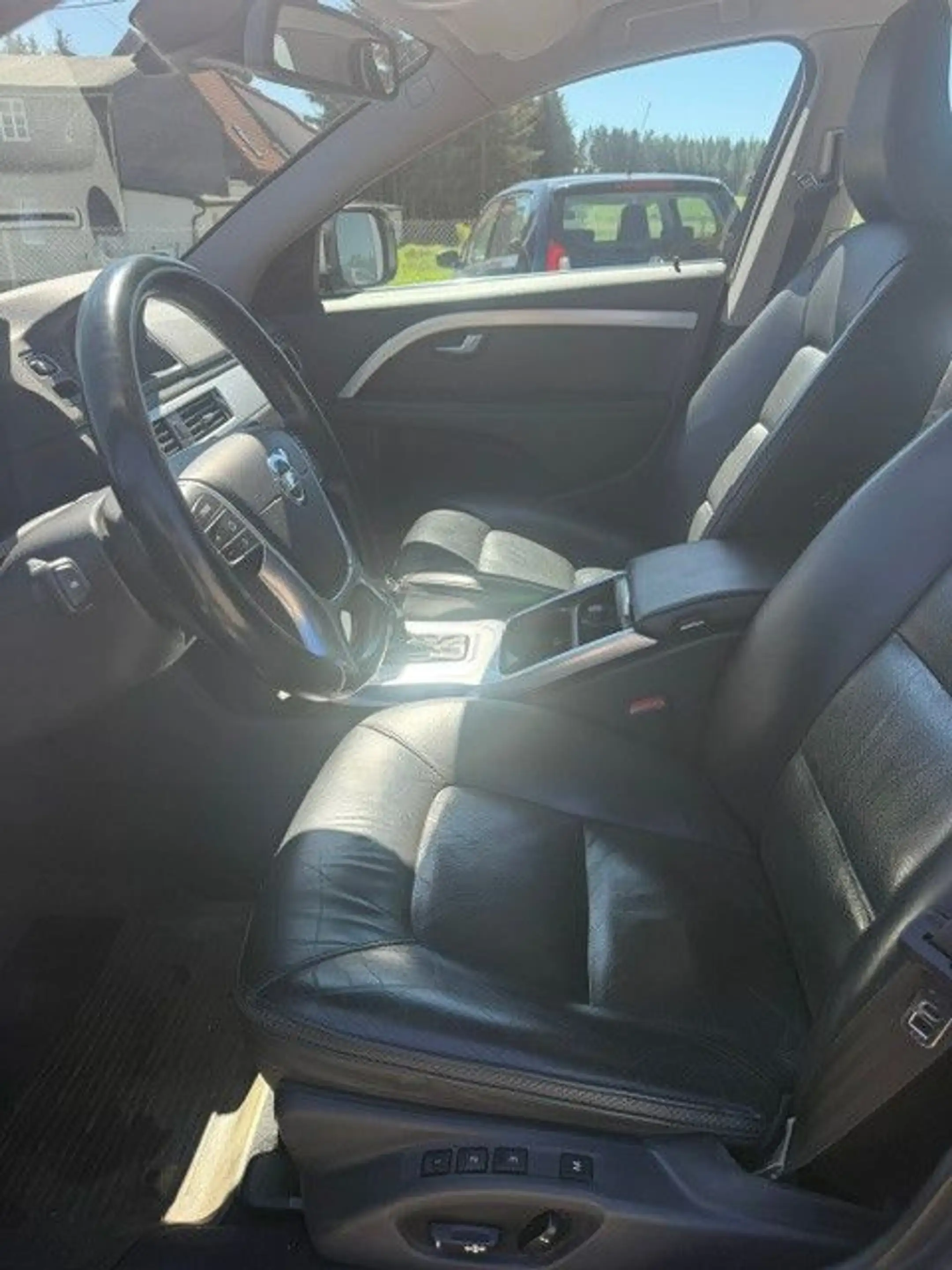 Volvo XC70 XC70 Momentum AWD, sehr guter Zustand — photo 10