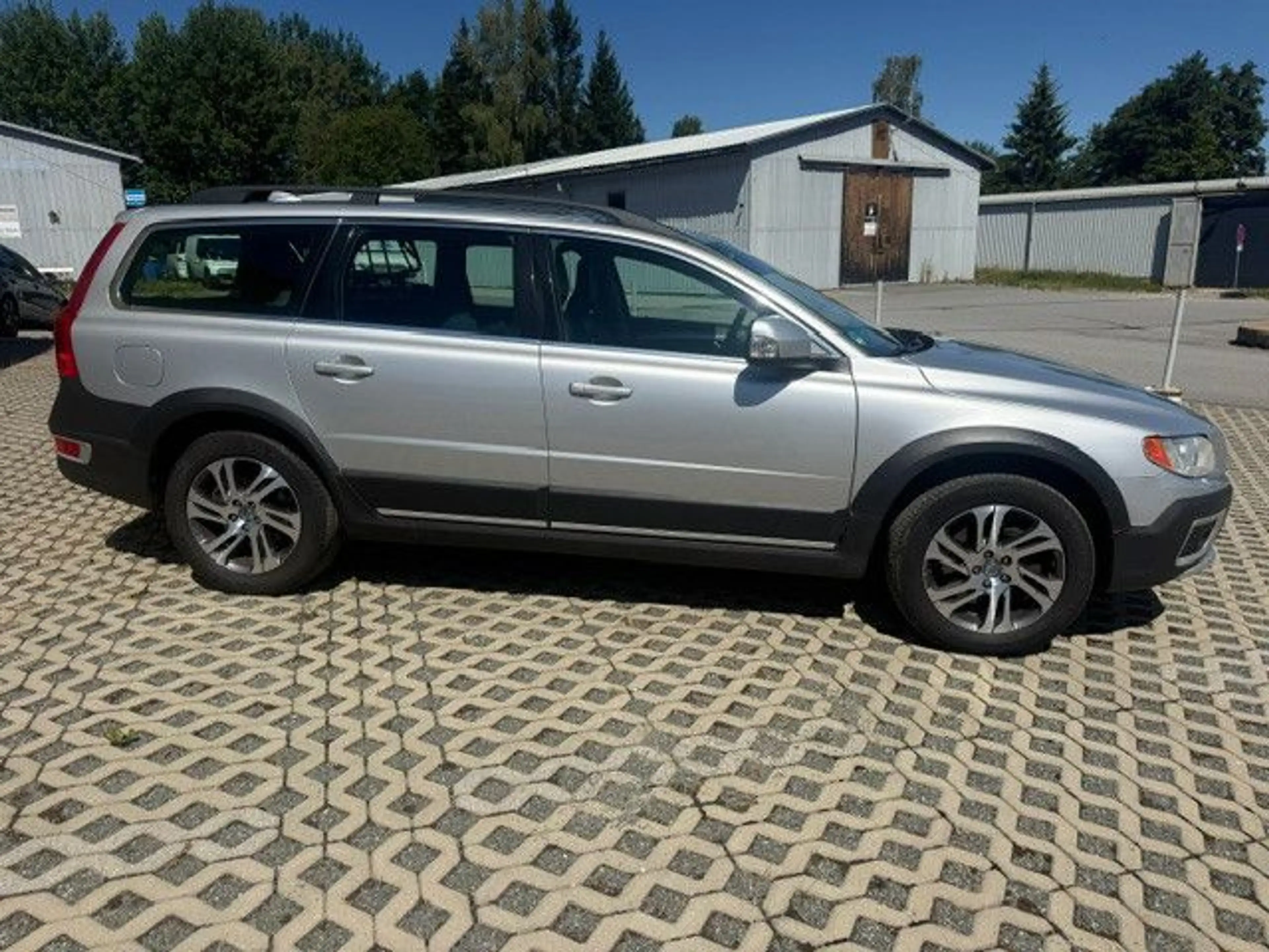 Volvo XC70 XC70 Momentum AWD, sehr guter Zustand — photo 7