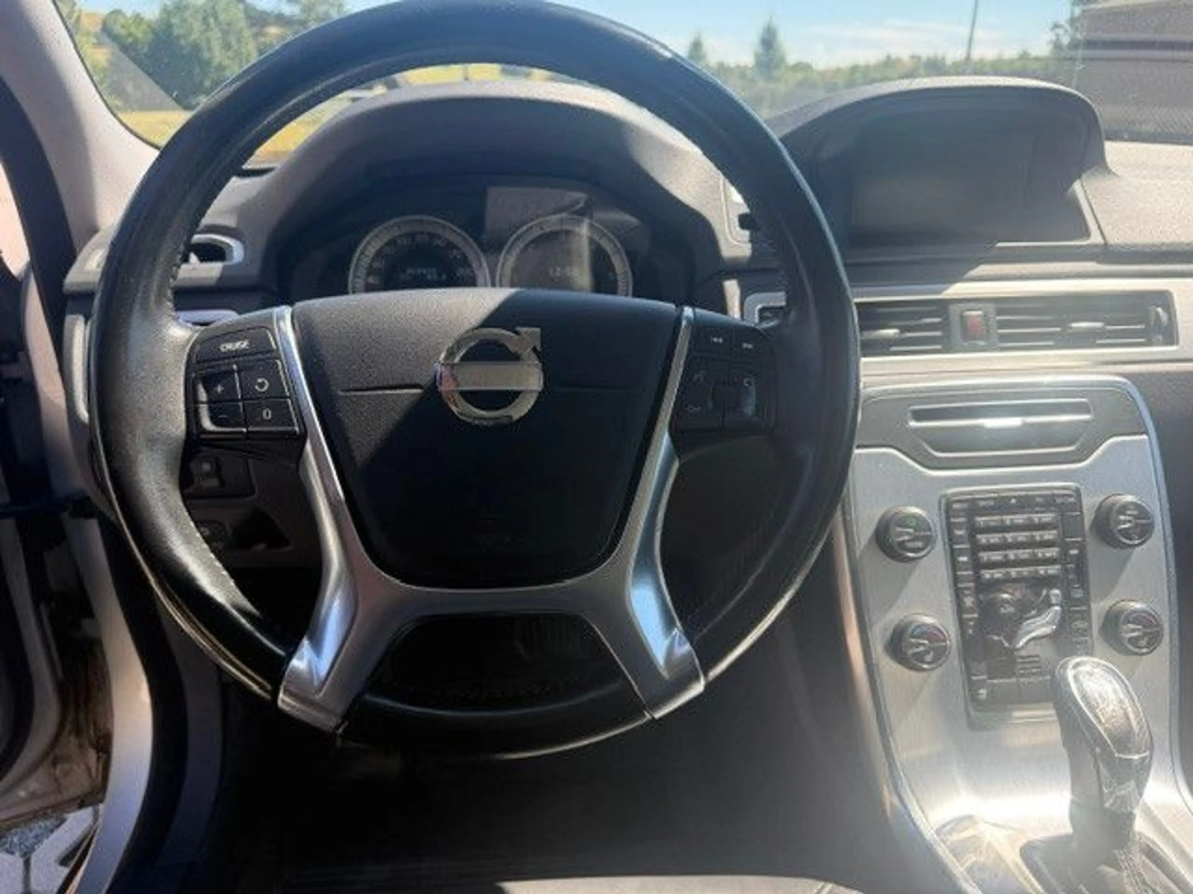 Volvo XC70 XC70 Momentum AWD, sehr guter Zustand — photo 12