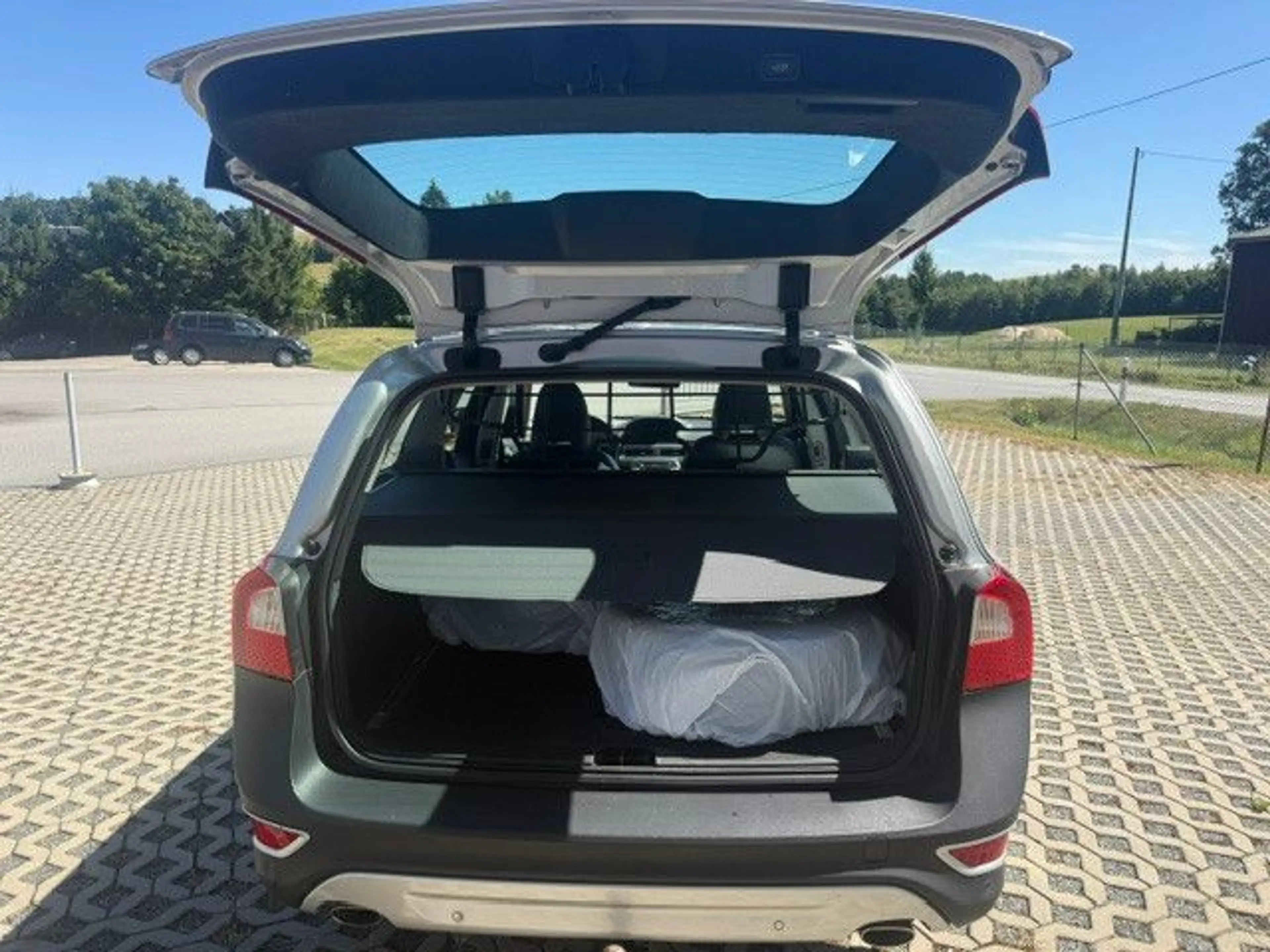 Volvo XC70 XC70 Momentum AWD, sehr guter Zustand — photo 5