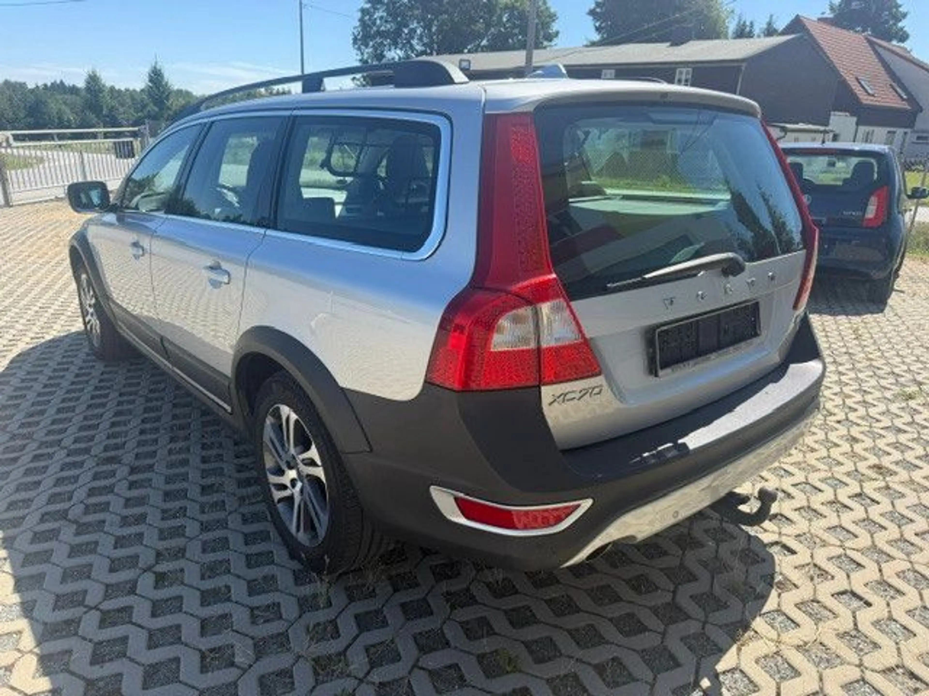 Volvo XC70 XC70 Momentum AWD, sehr guter Zustand — photo 9