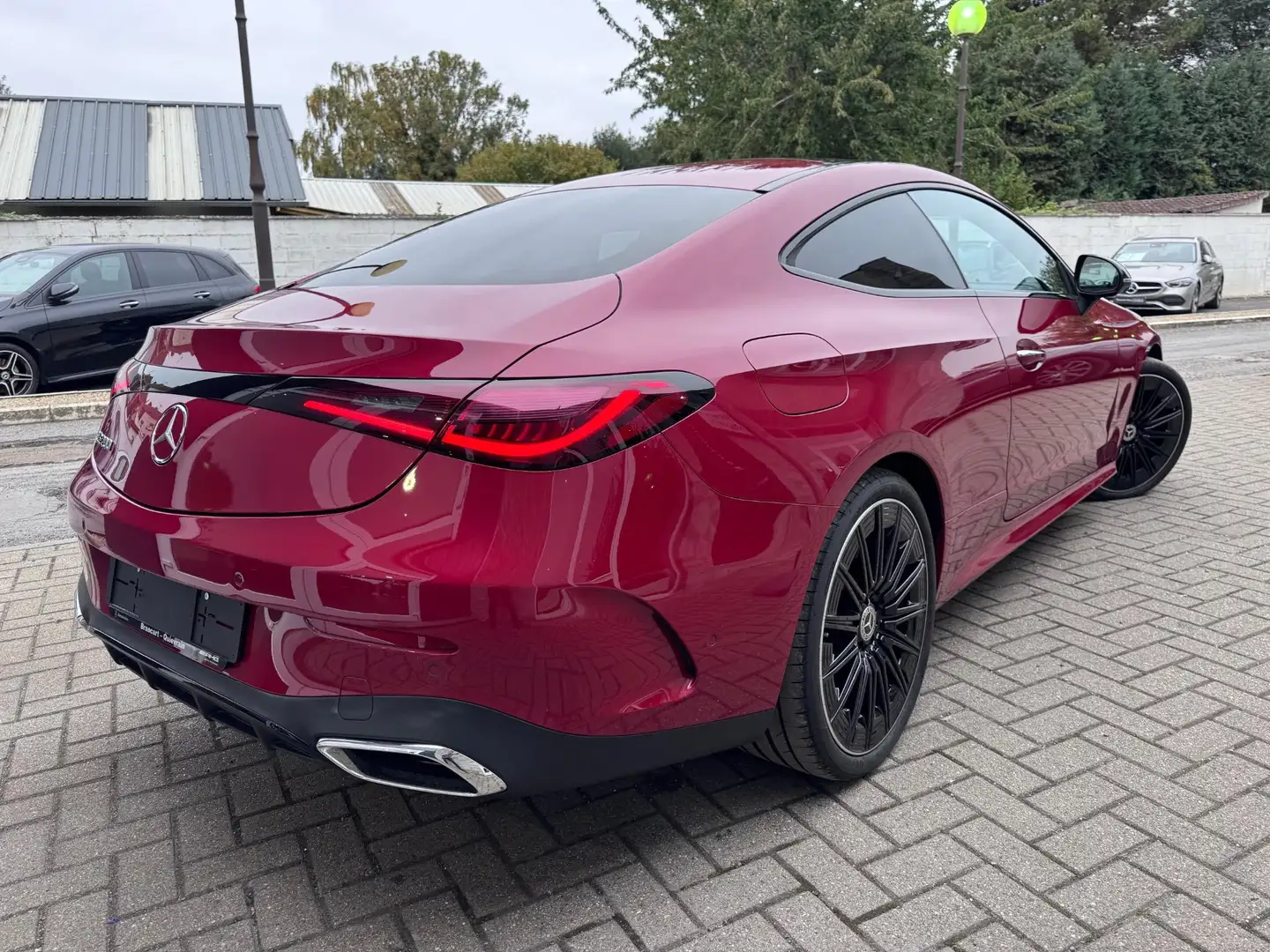 Mercedes-Benz CLE 200 Coupé AMG Line - Pack Night - Pack Premium + Rot - 2