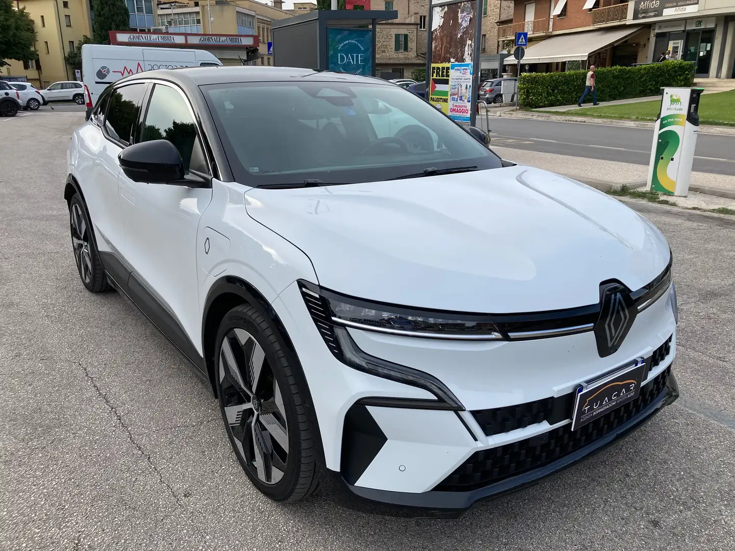 Renault Megane E-Tech Techno EV60 220 cv Optimum charge Bianco - 2