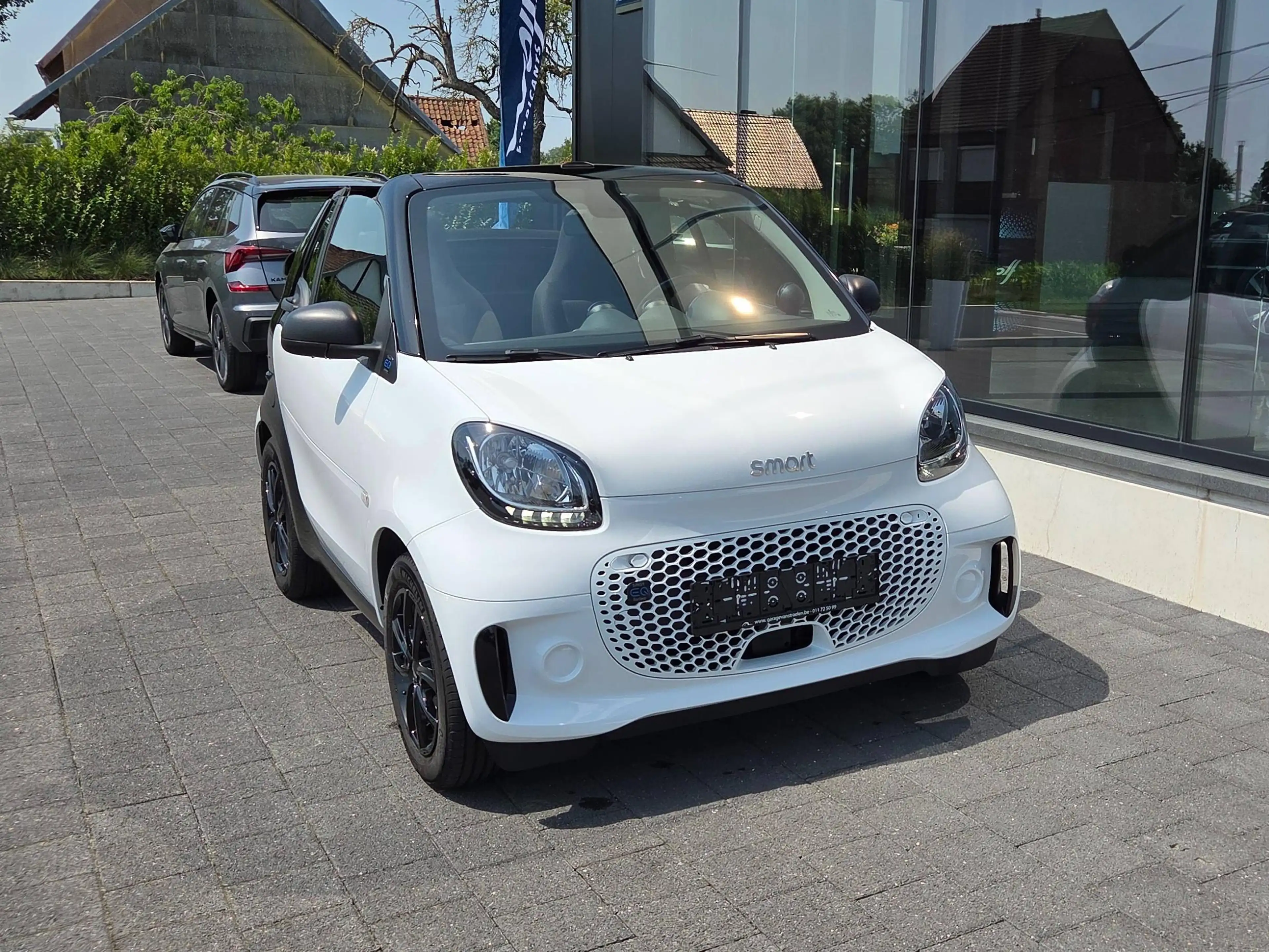 smart forTwo Fortwo Cabrio EQ 17.6 kWh EQ Comfort — photo 15