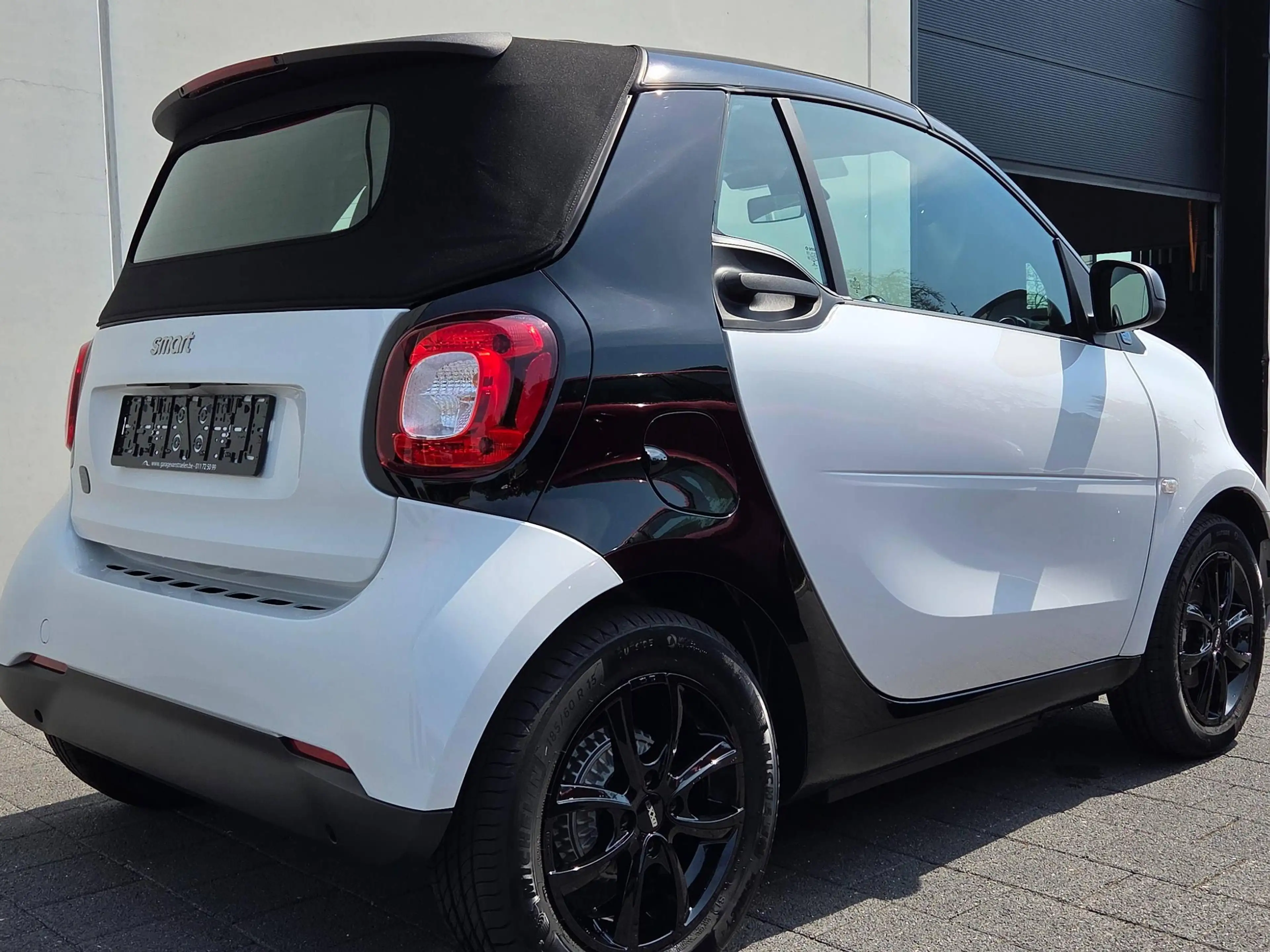 smart forTwo Fortwo Cabrio EQ 17.6 kWh EQ Comfort — photo 5
