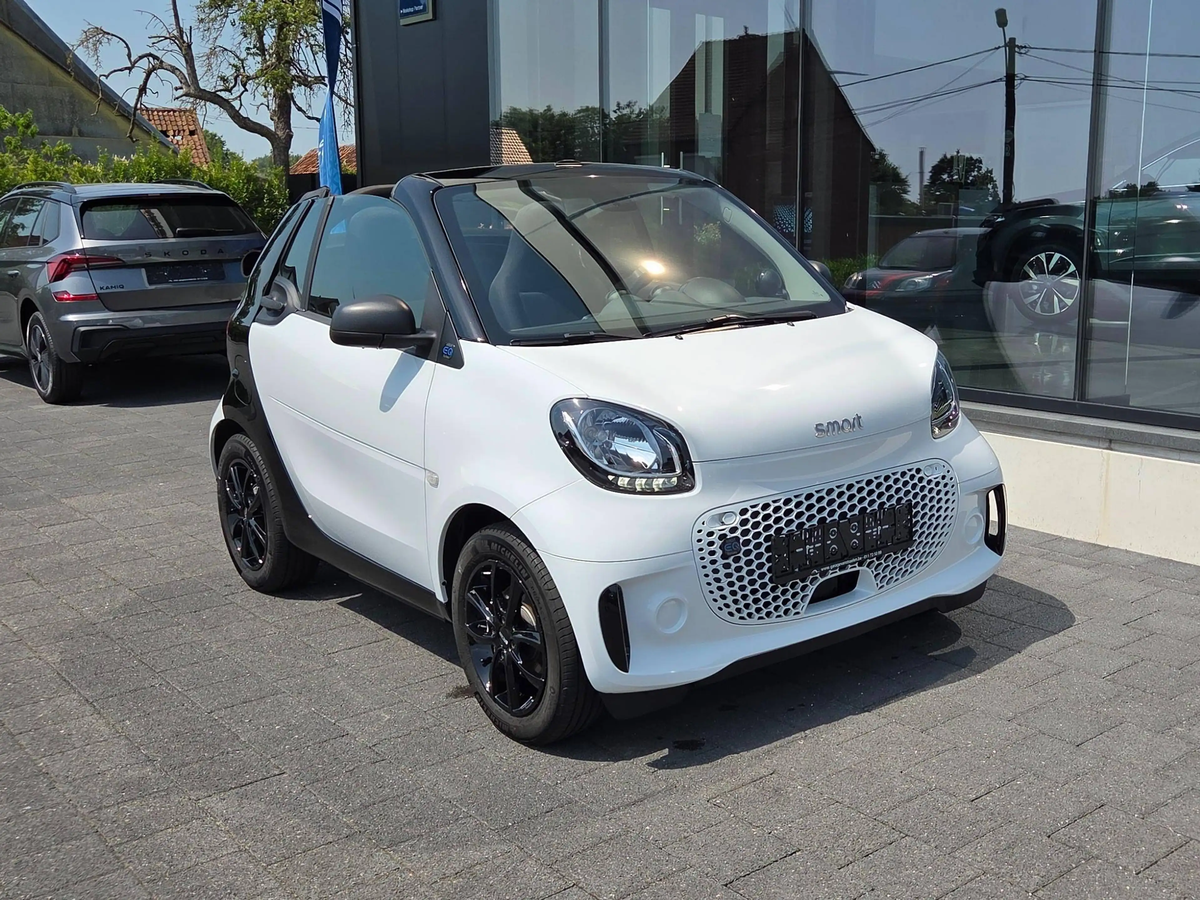 smart forTwo Fortwo Cabrio EQ 17.6 kWh EQ Comfort — photo 14