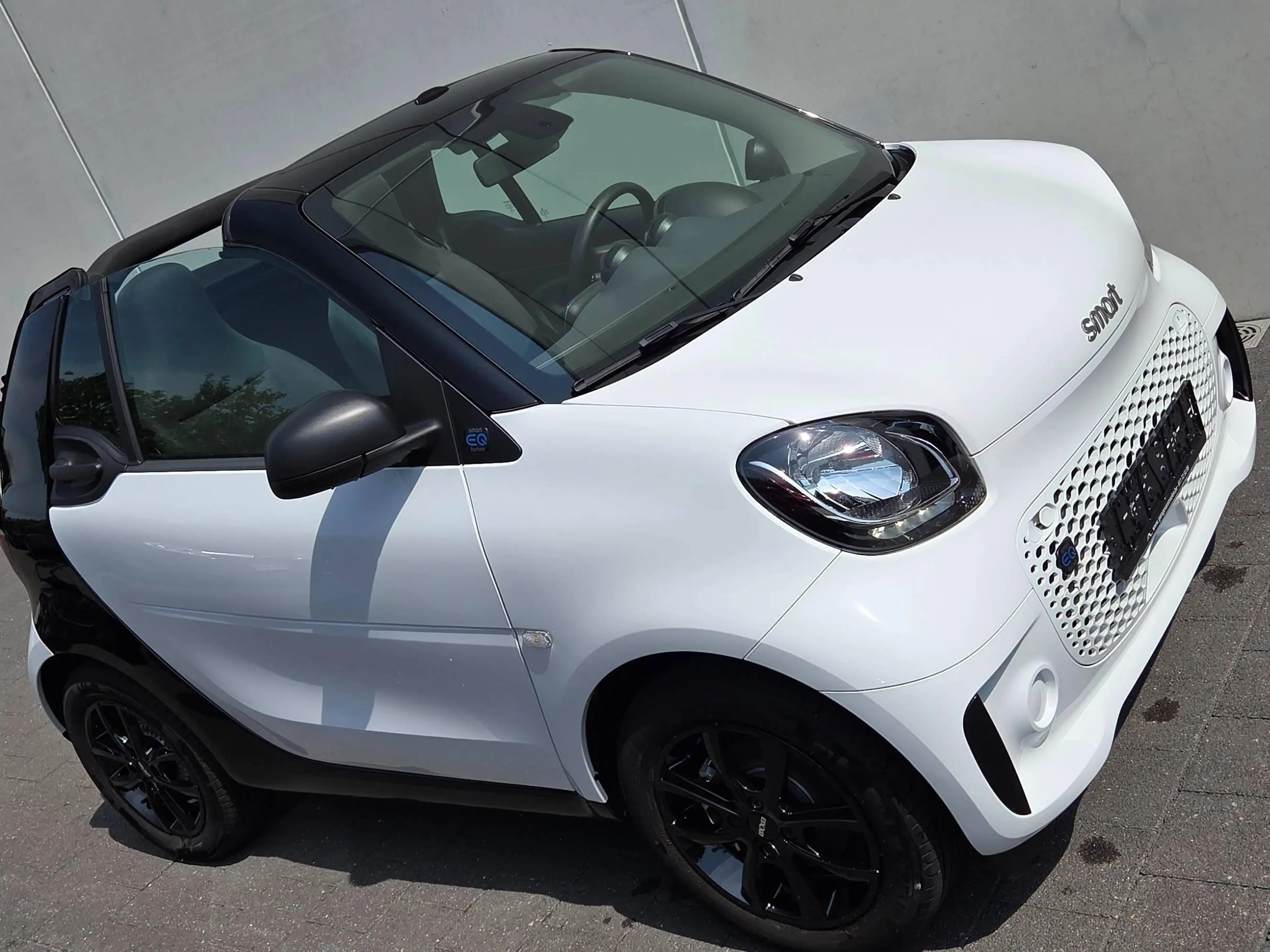 smart forTwo Fortwo Cabrio EQ 17.6 kWh EQ Comfort — photo 8