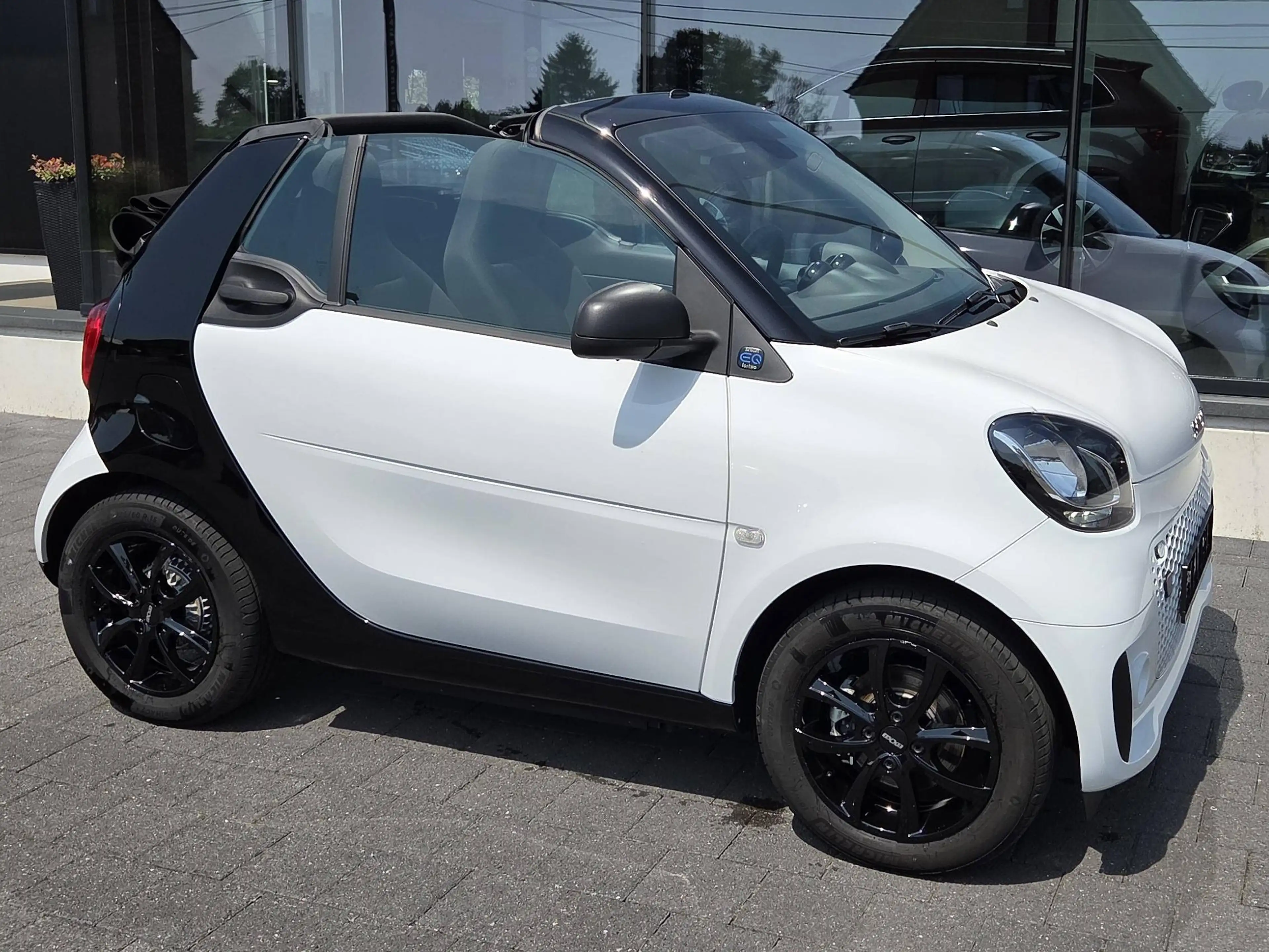 smart forTwo Fortwo Cabrio EQ 17.6 kWh EQ Comfort — photo 13
