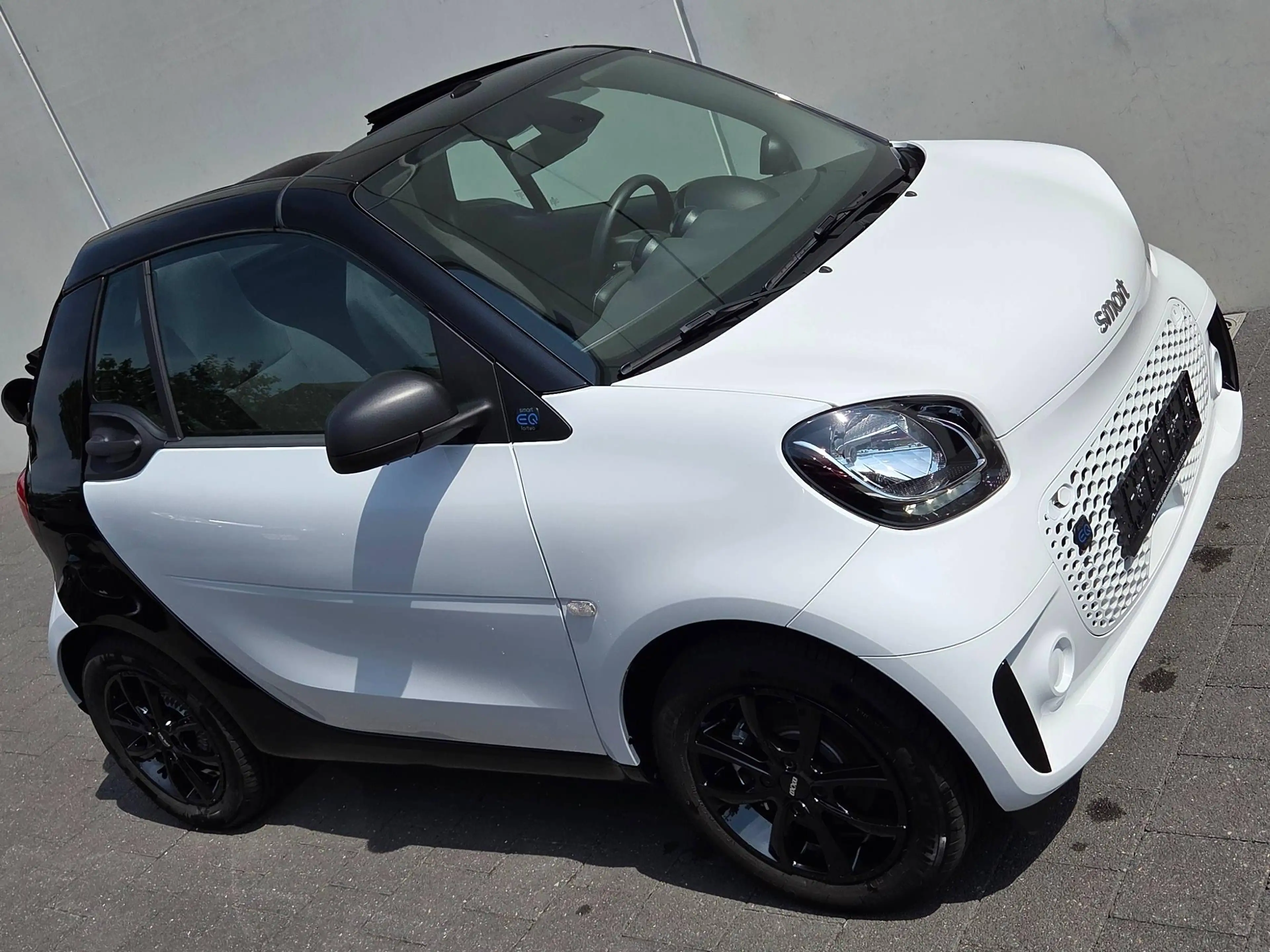 smart forTwo Fortwo Cabrio EQ 17.6 kWh EQ Comfort — photo 7