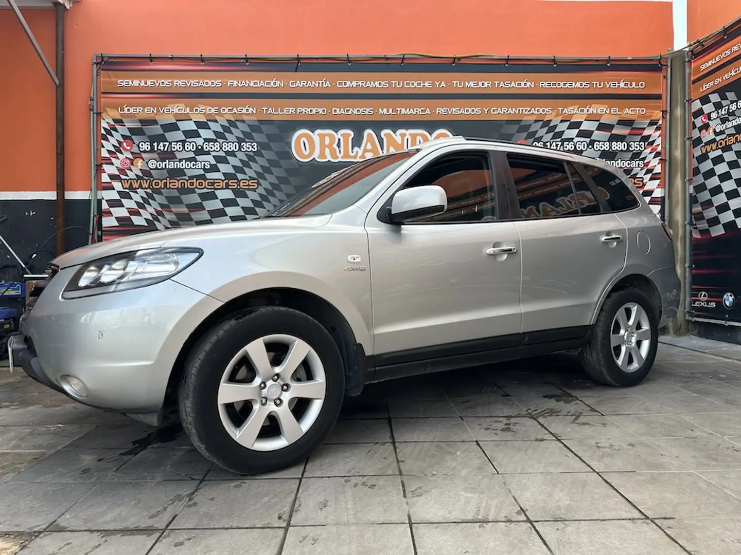 Hyundai SANTA FE 2.2CRDi Style 5pl. Grau - 2