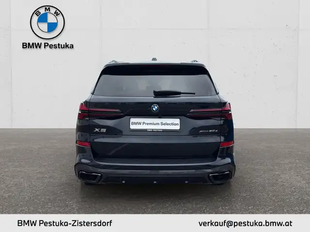 BMW X5 view 3