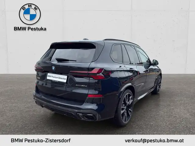 BMW X5 view 4