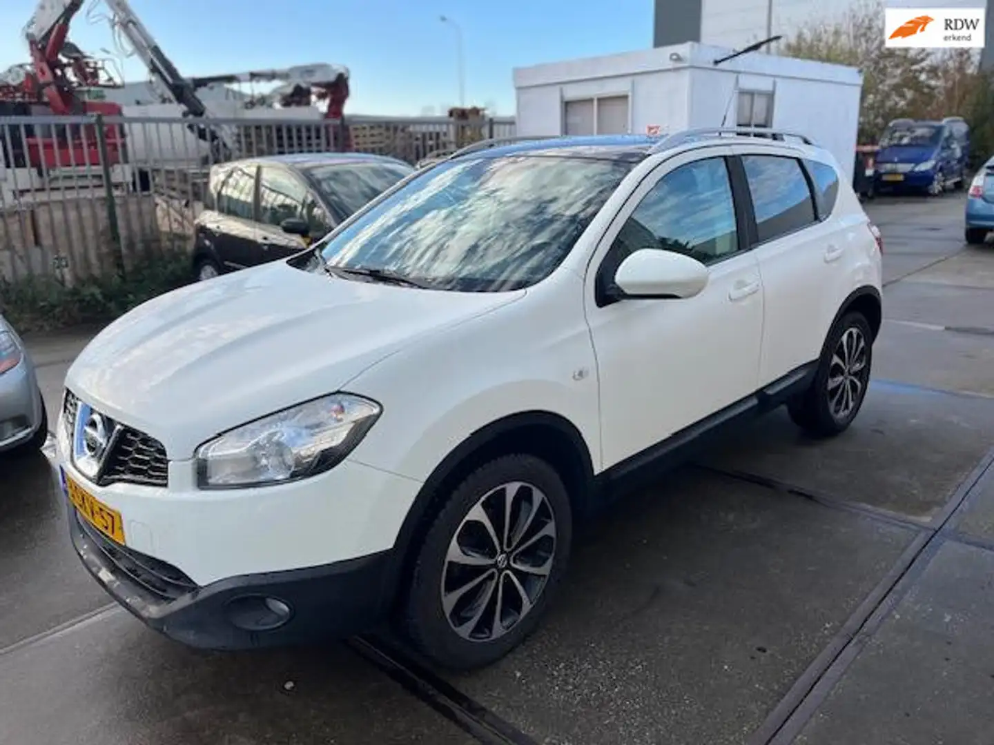 Nissan Qashqai Gereserveerd Wit - 1