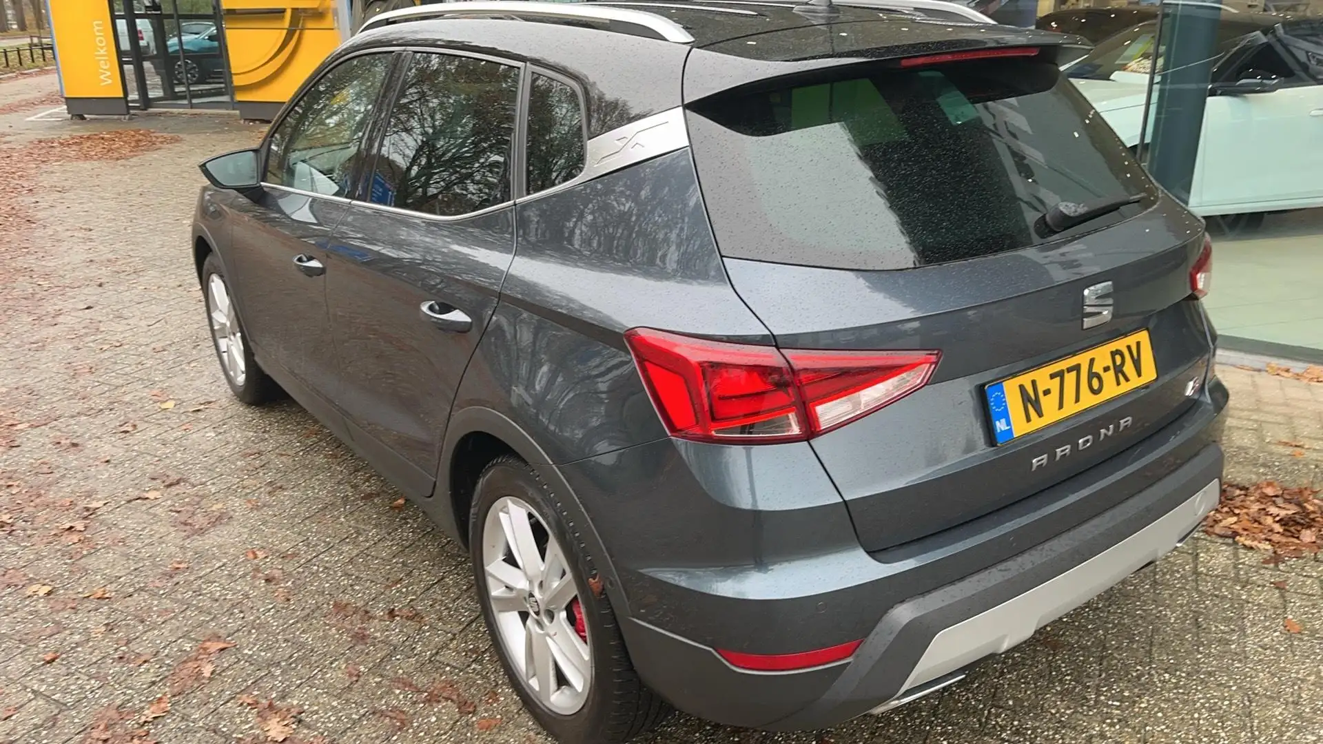 SEAT Arona 1.0 TSI FR Business Intense Plus Grau - 2