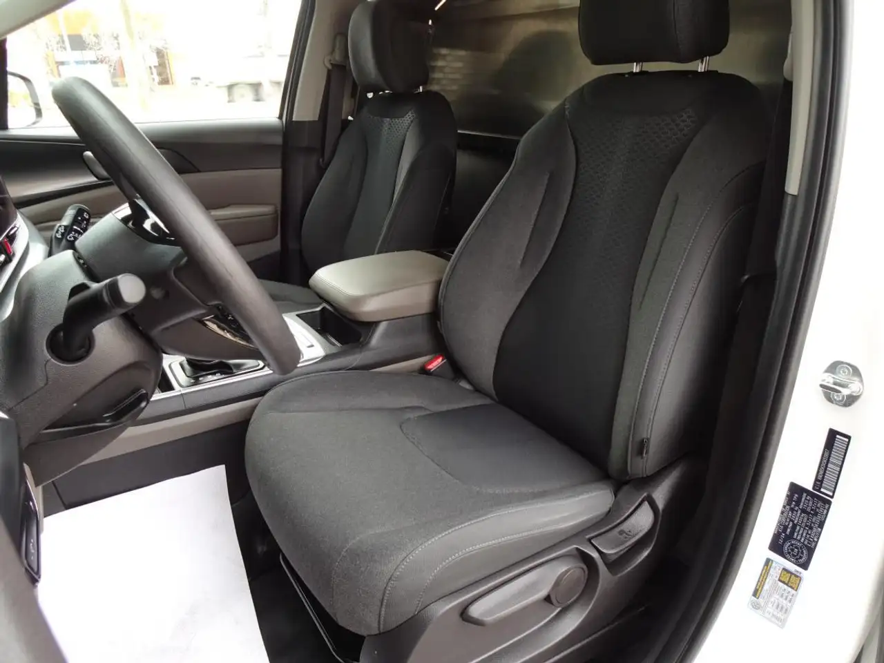 Kia Carnival снимка Kia Carnival