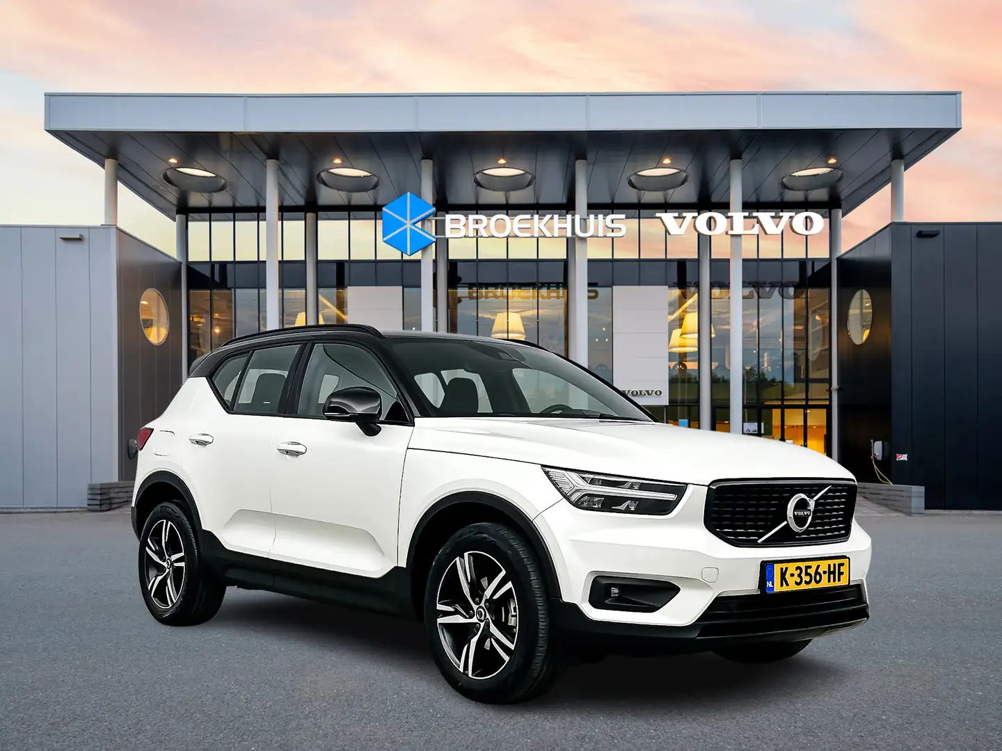 Volvo XC40 T2 A/T R-Design | 18" | Adaptieve cruise | BLIS | Blanco - 2