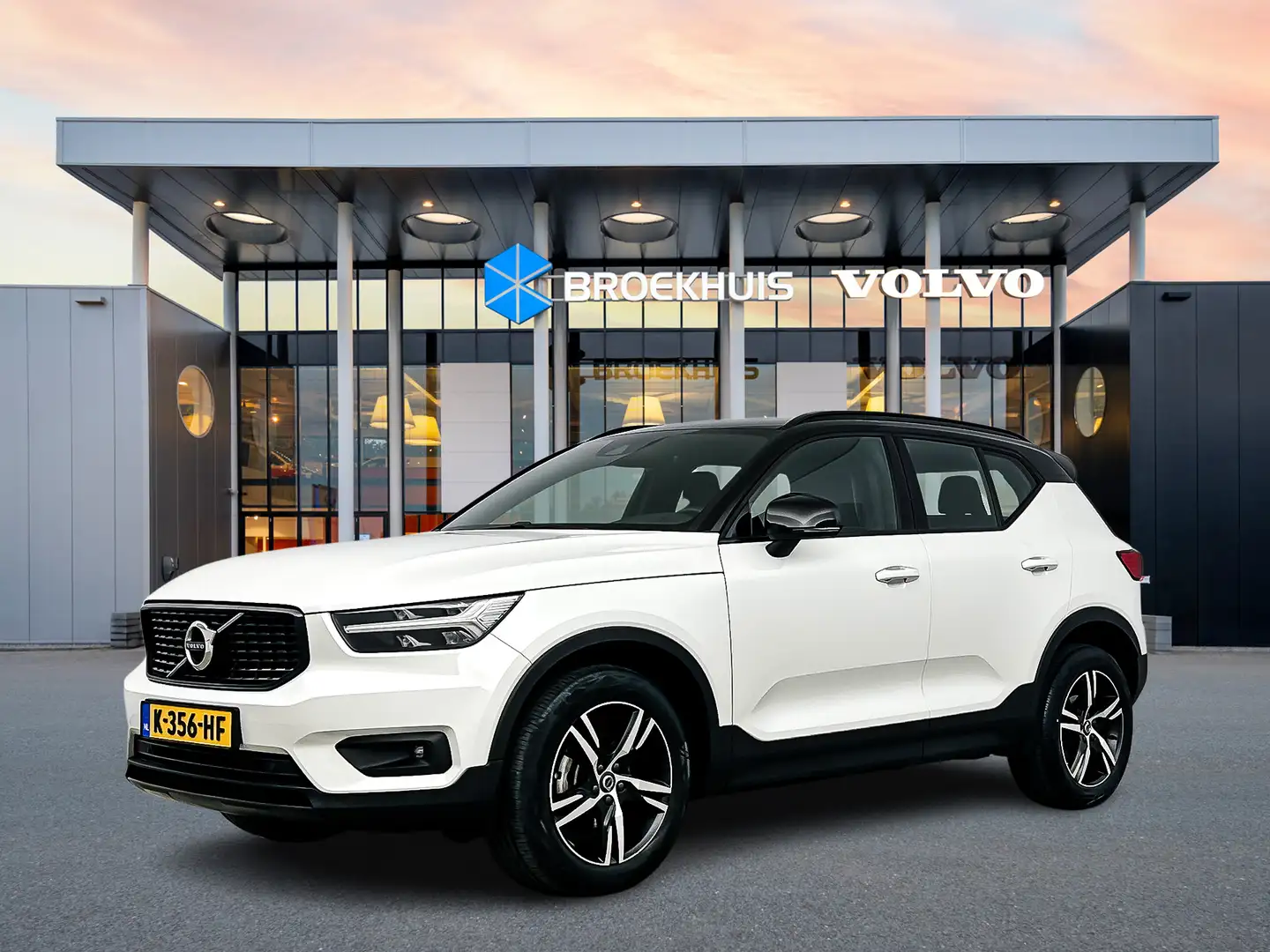 Volvo XC40 T2 A/T R-Design | 18" | Adaptieve cruise | BLIS | Blanco - 1