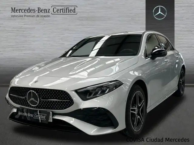 Mercedes-Benz A 250 e Compacto