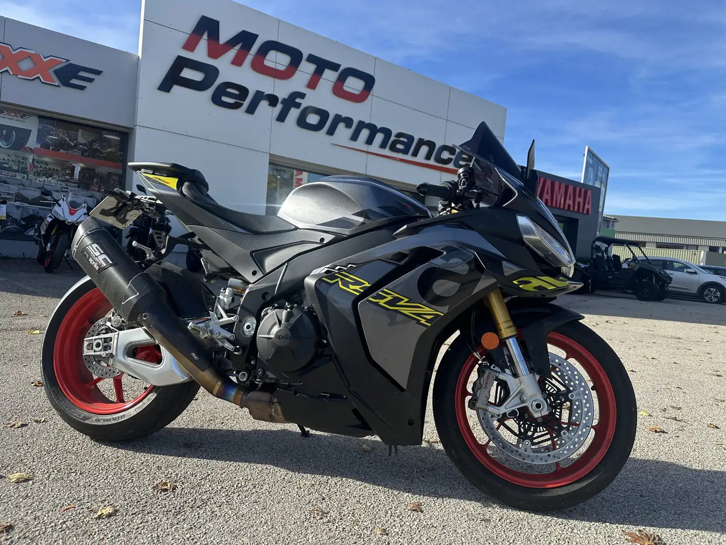 Aprilia RSV4 Grijs - 1