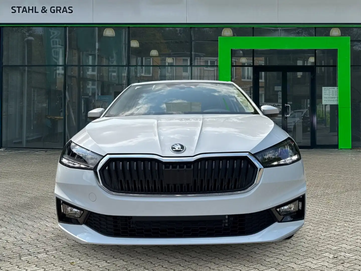 Skoda Fabia Essence 1,0 TSI 70 kW 5-Gang-Schaltgetrieb LED Spe Weiß - 2