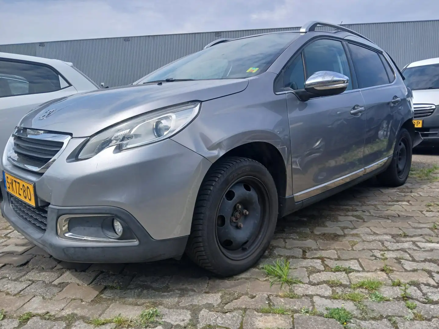 Peugeot 2008 1.6 VTi Féline - Clima - Achter Schade Grijs - 2
