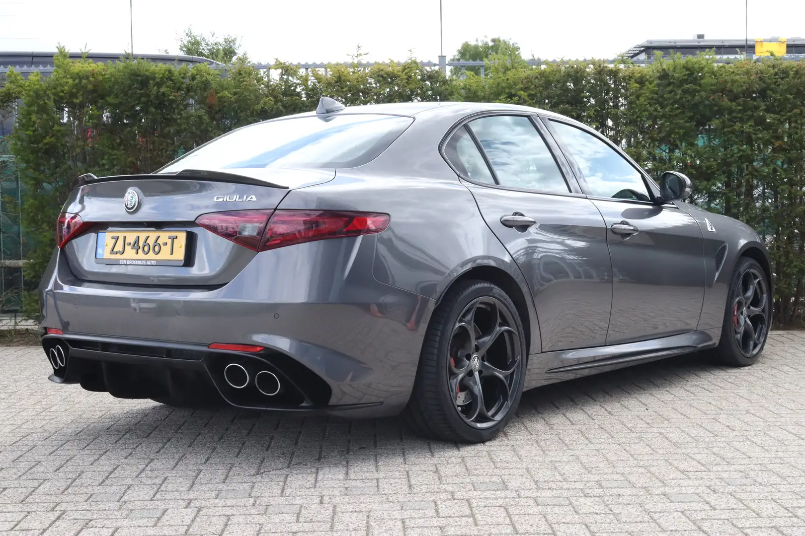 Alfa Romeo Giulia 2.9 V6 Quadrifoglio | 570PK Squadra | Carbon | Har Grijs - 2