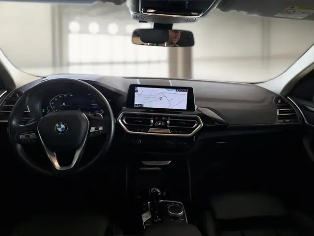 BMW X4 view 7