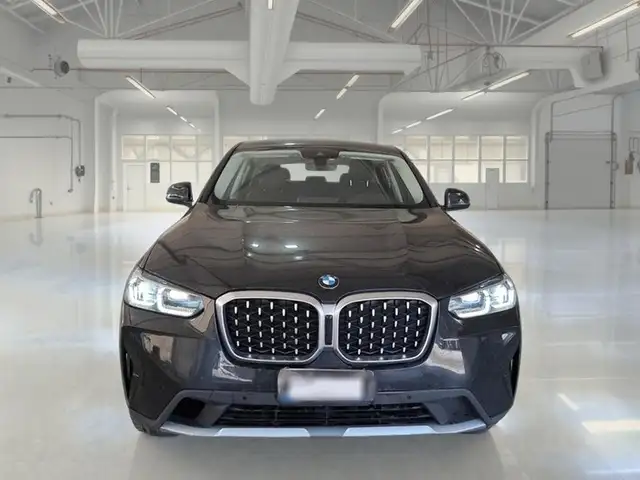 BMW X4 view 2