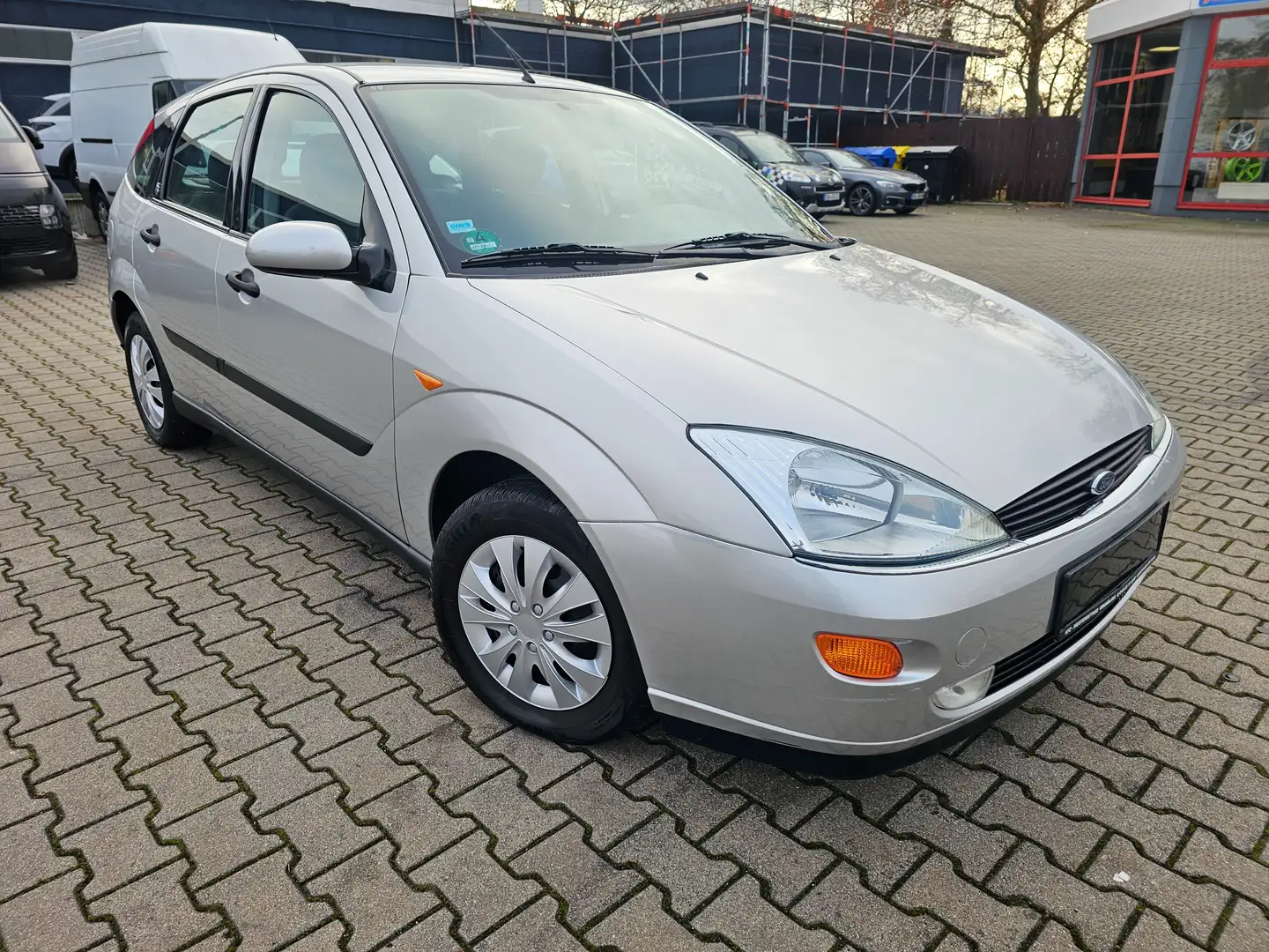 Ford Focus Focus Ghia,Klima,ZV,el.Fens,2.Hand,Tüv 2027 Top Zilver - 2