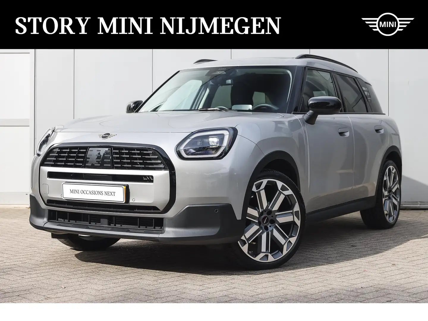 MINI Countryman C Automaat / Classic / Pakket M / 17" Profile Spoke Stříbrná - 1