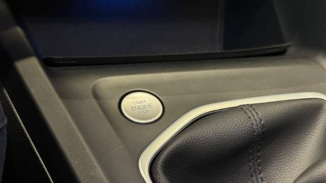 Volkswagen Golf — photo 19